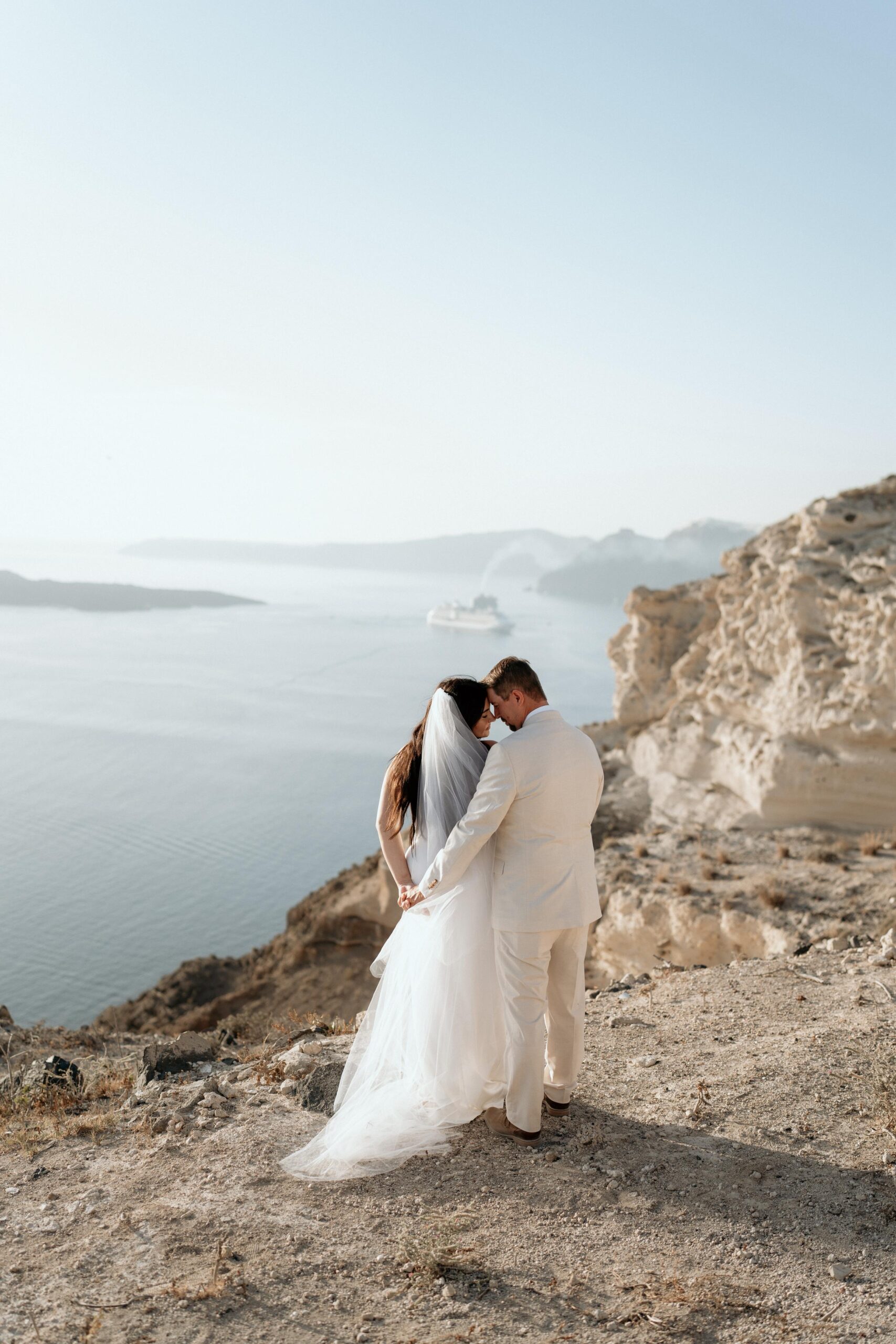 15santorini-love-tales-elopements-nikos-korakakis