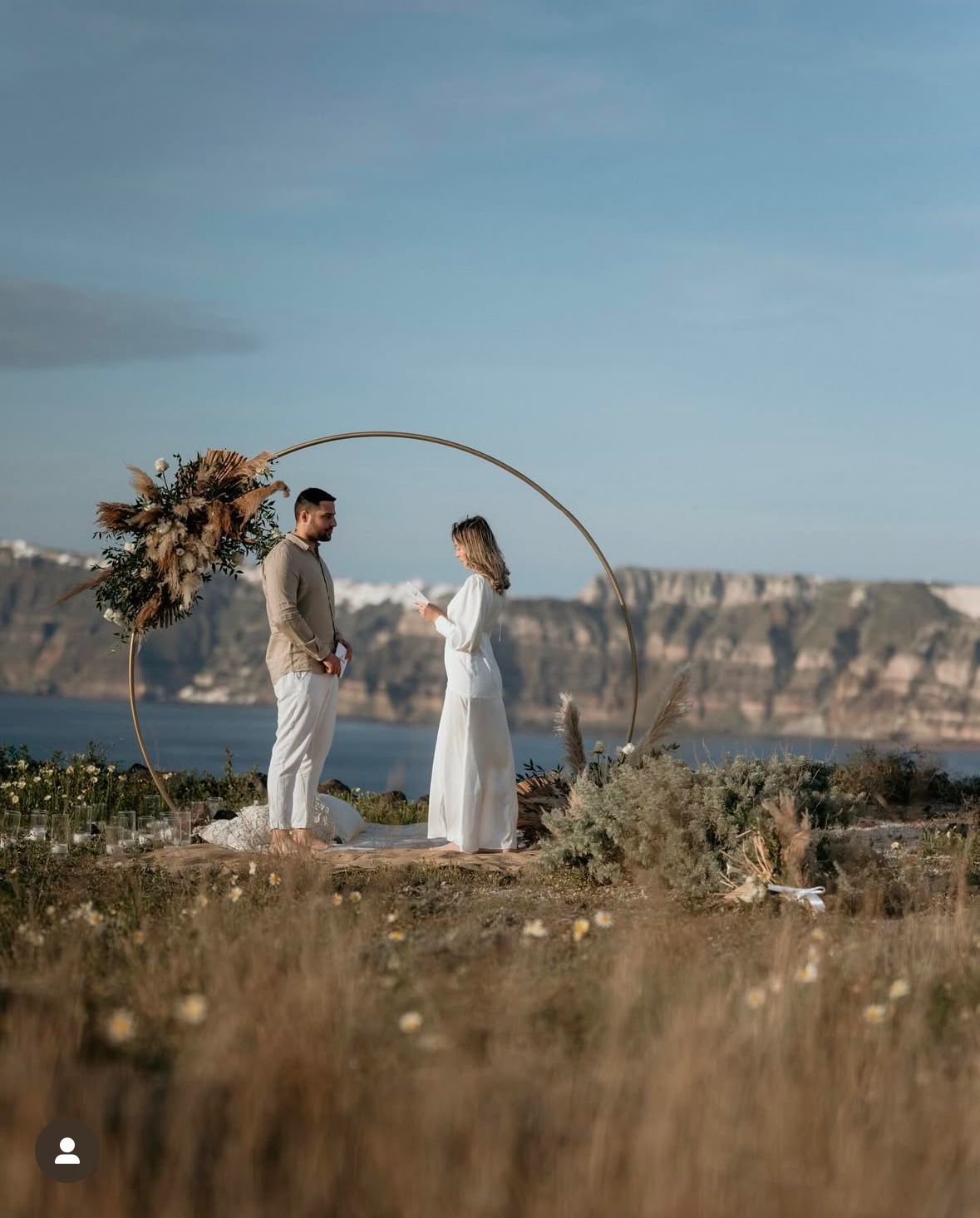 16santorini-love-tales-elopements-nikos-korakakis