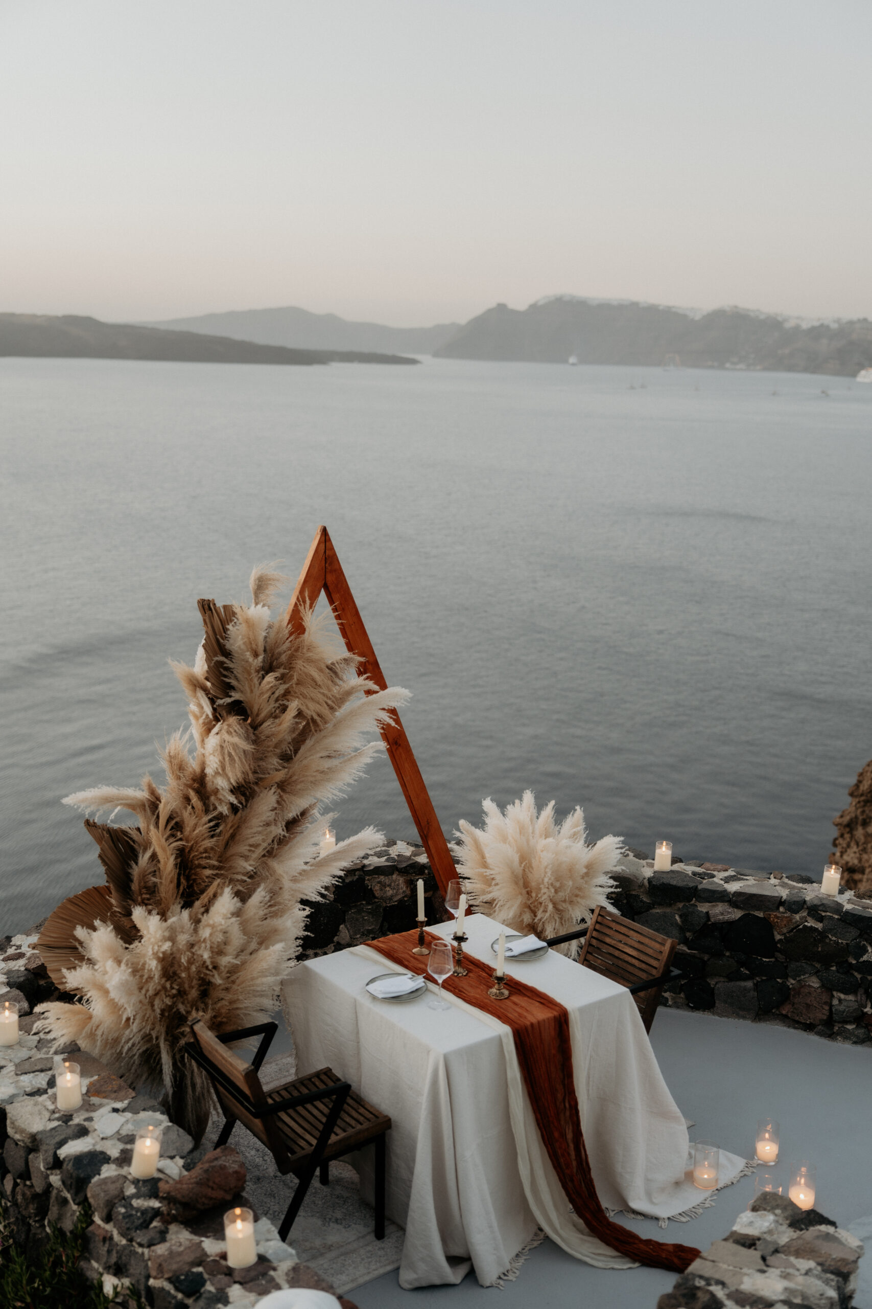 17santorini-love-tales-elopements-nikos-korakakis