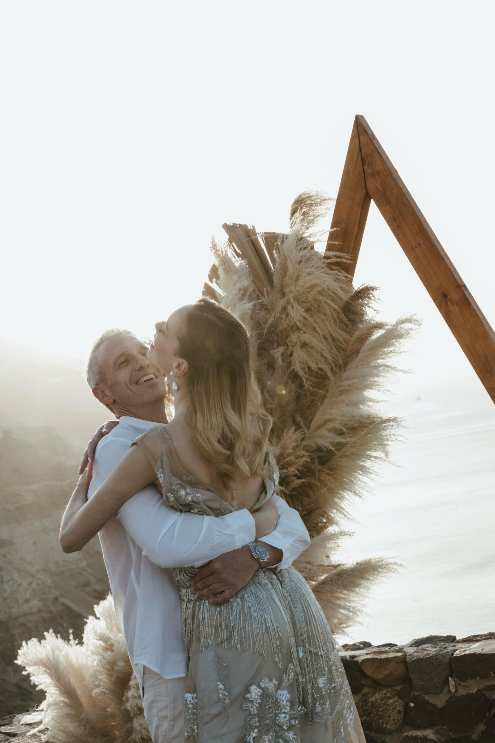 29santorini-love-tales-elopements-nikos-korakakis