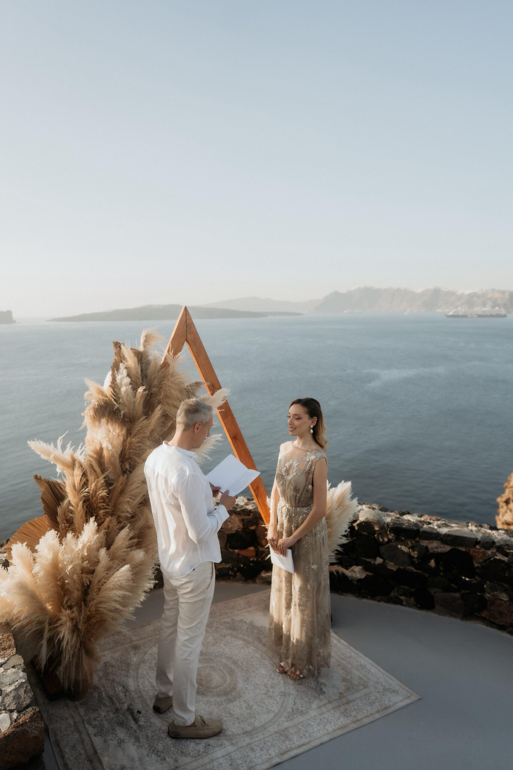 30santorini-love-tales-elopements-nikos-korakakis