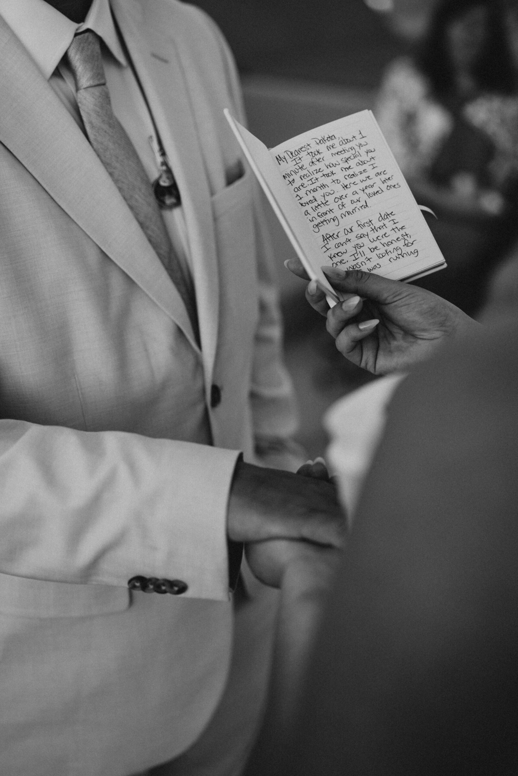 31santorini-love-tales-elopements-nikos-korakakis