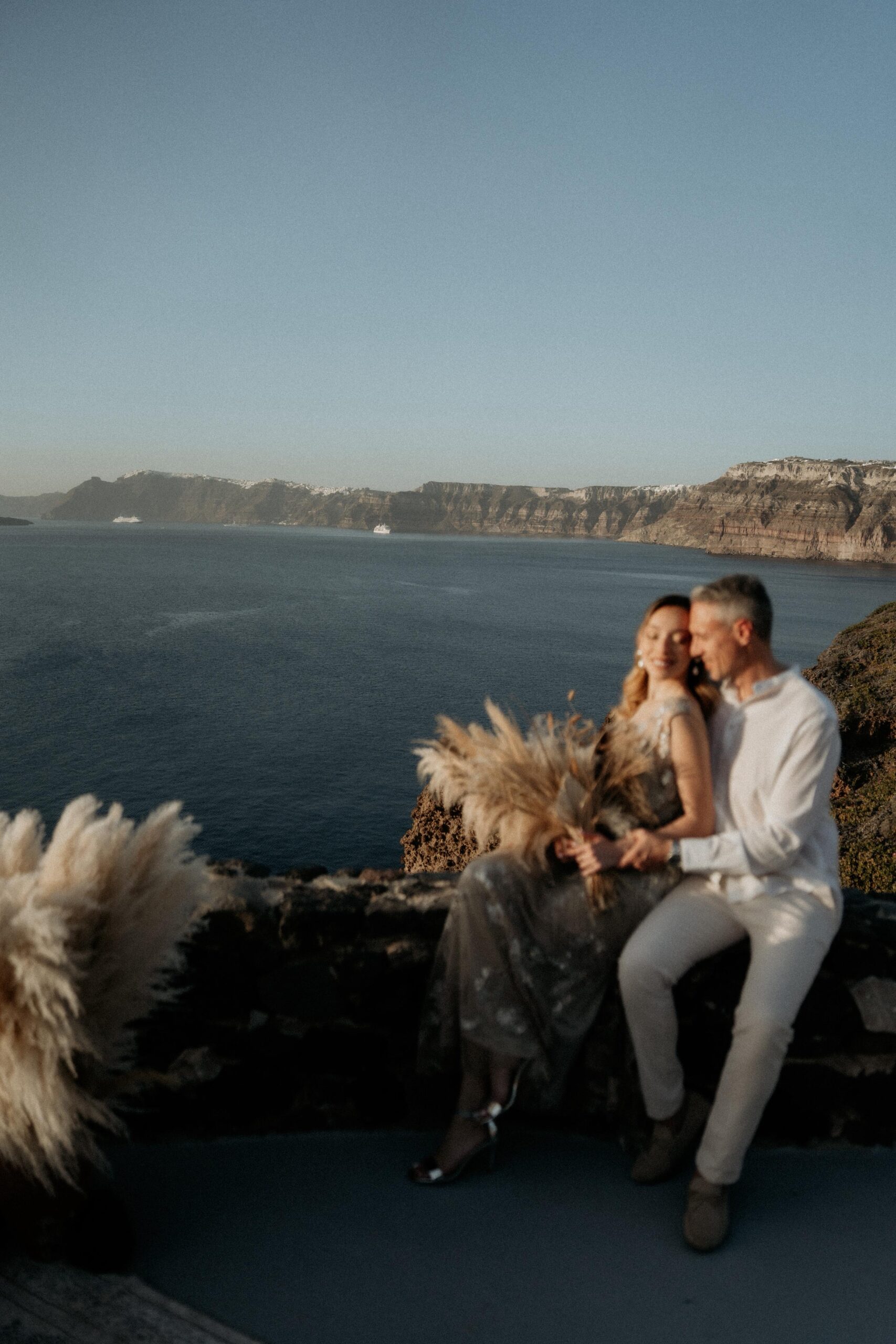 32santorini-love-tales-elopements-nikos-korakakis