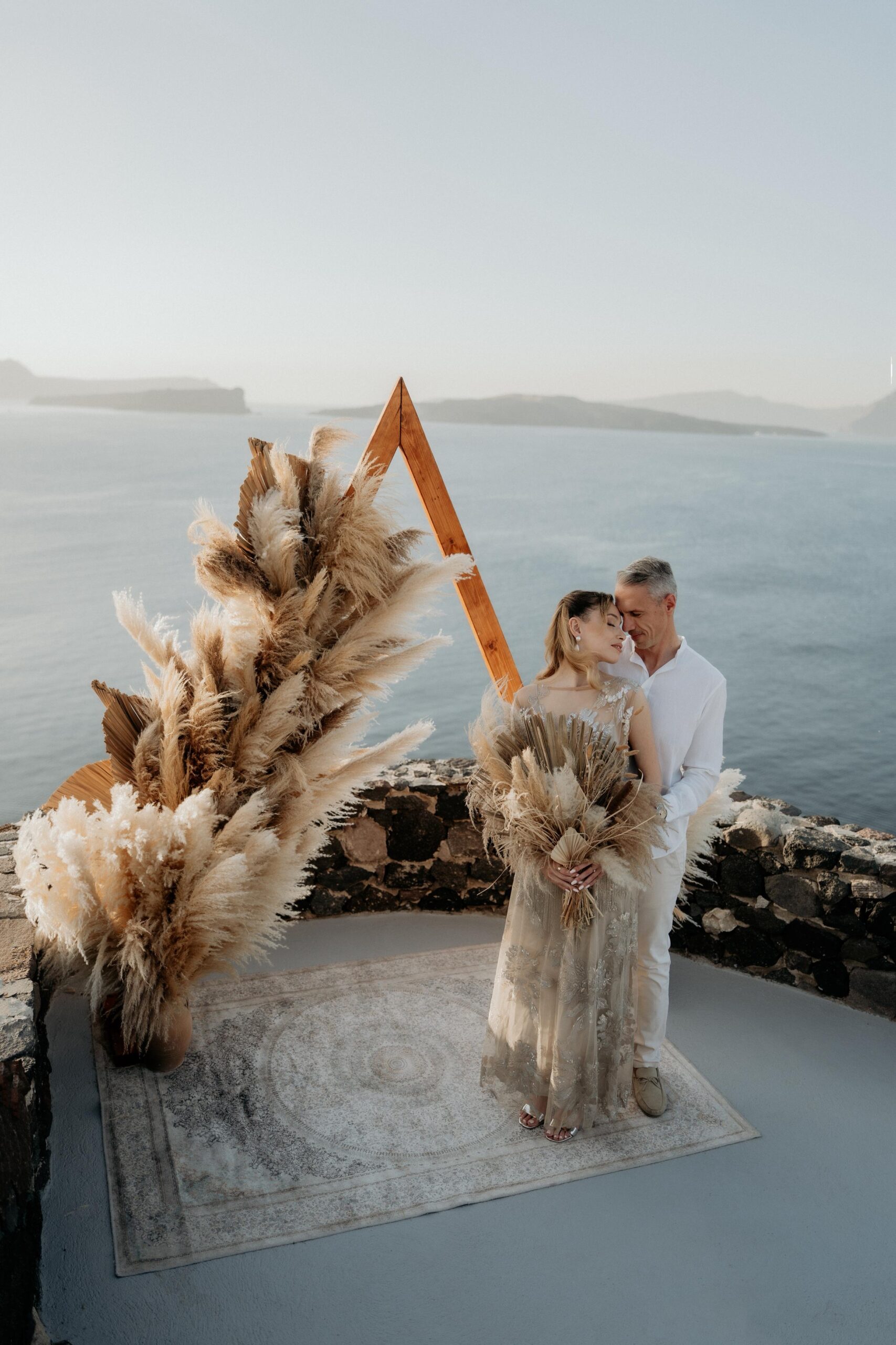 37santorini-love-tales-elopements-nikos-korakakis