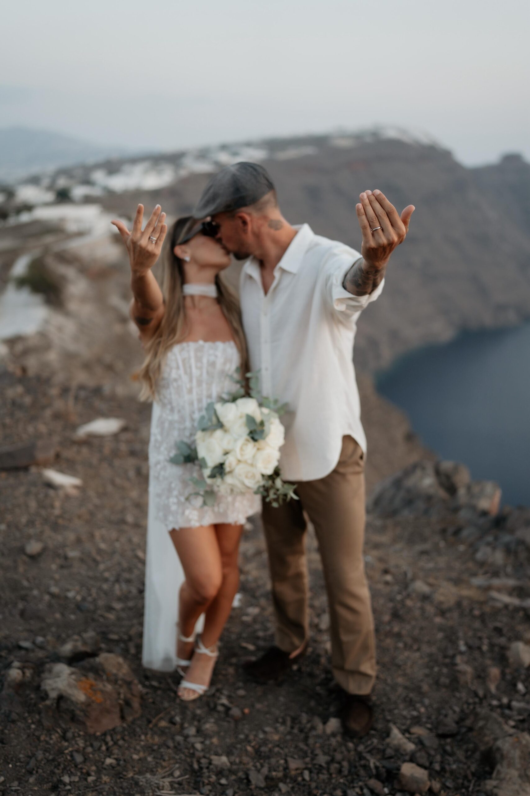42santorini-love-tales-elopements-nikos-korakakis