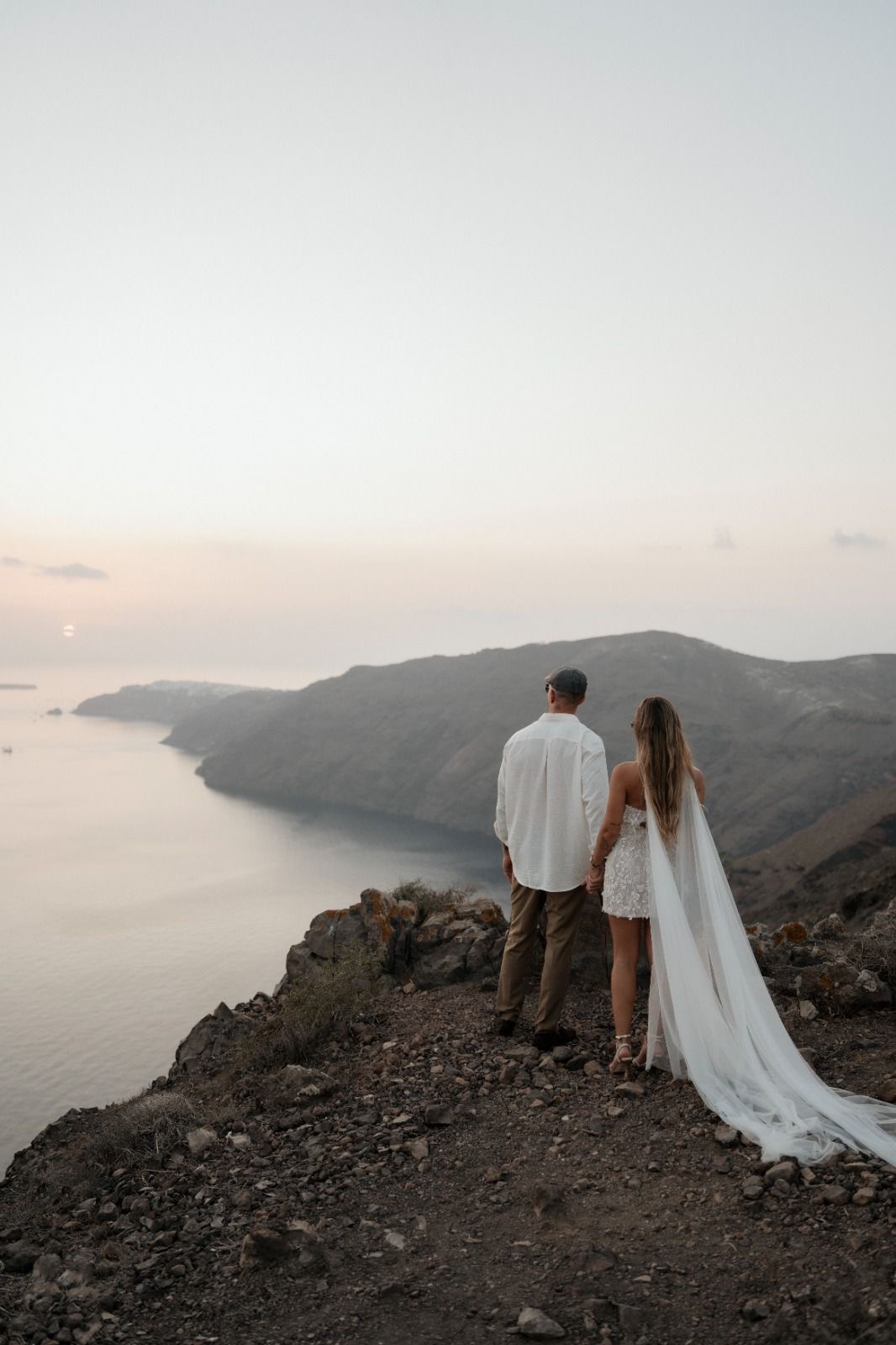 46santorini-love-tales-elopements-nikos-korakakis