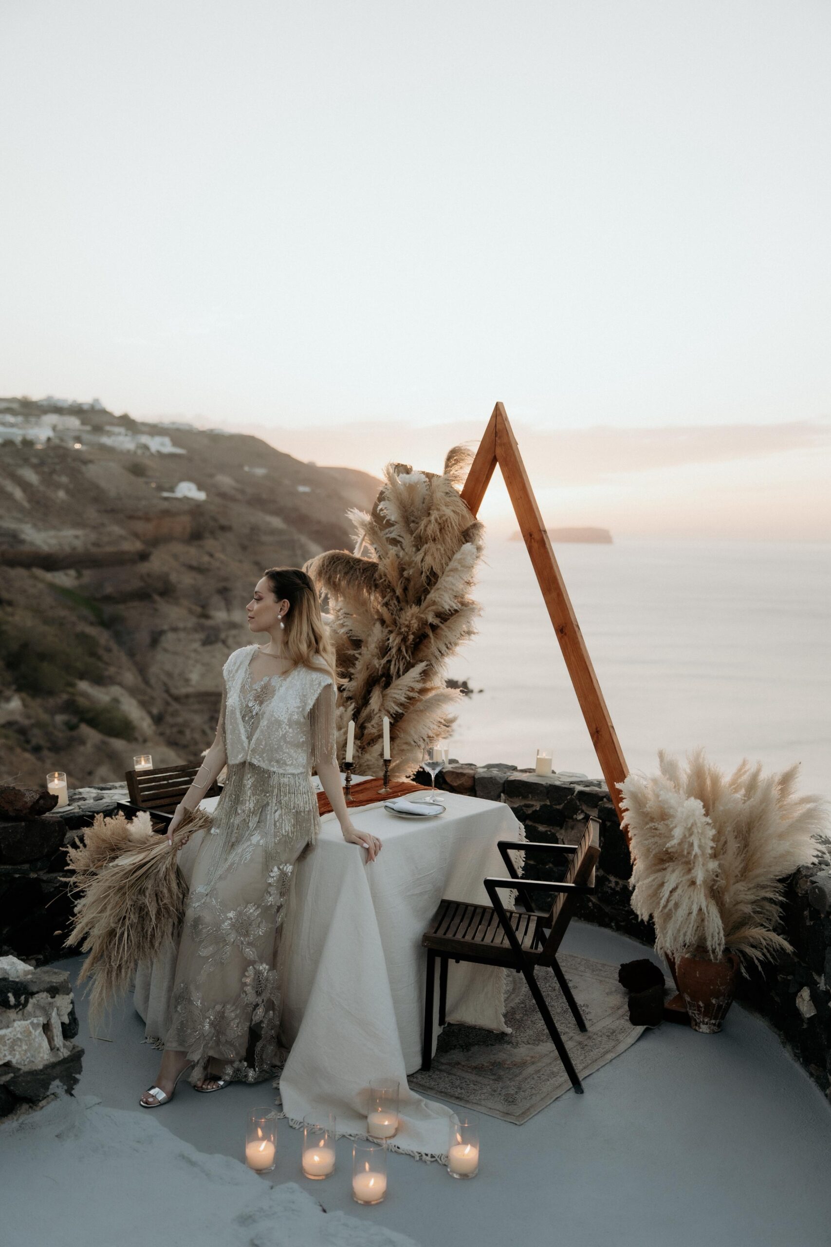 47santorini-love-tales-elopements-nikos-korakakis