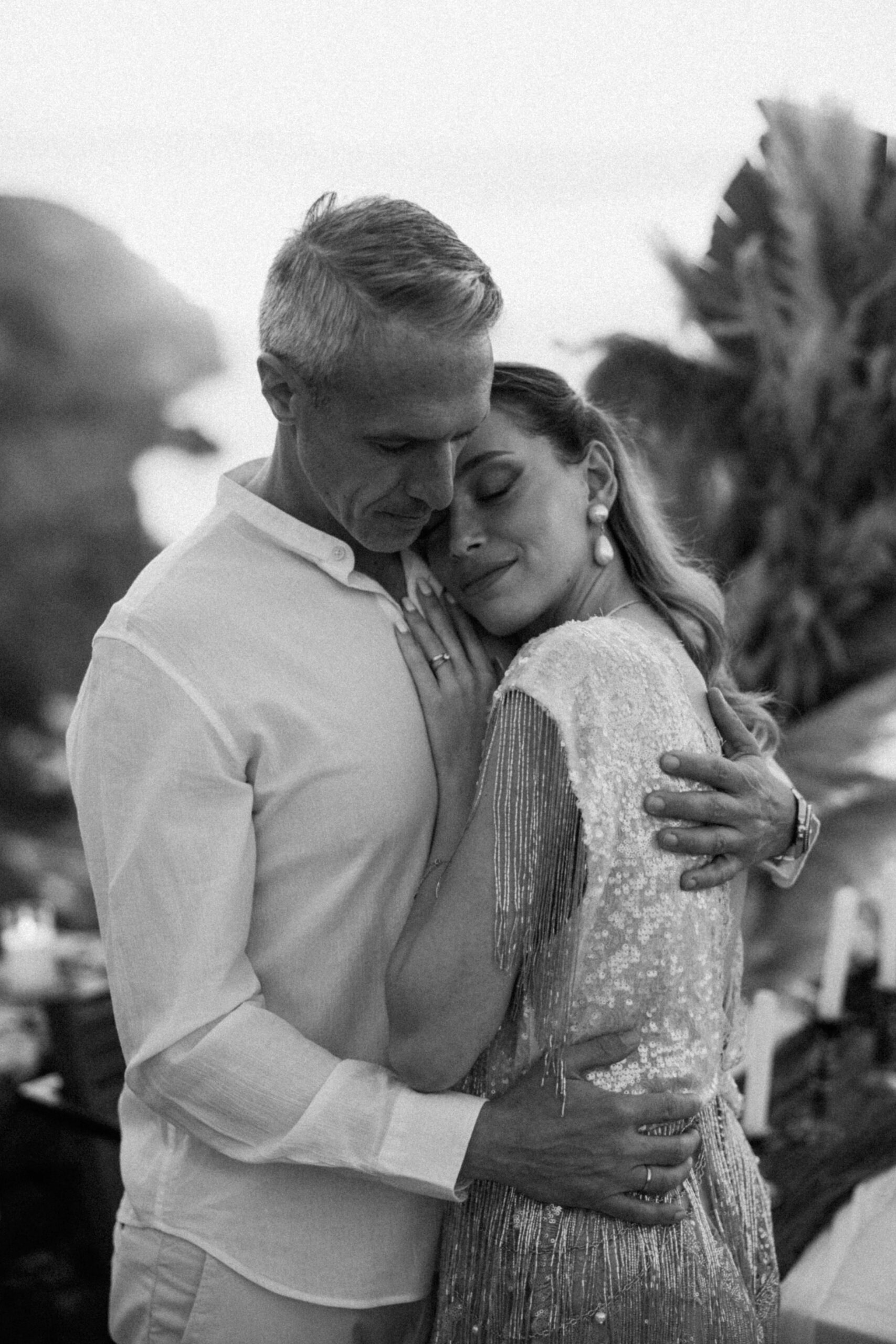 57santorini-love-tales-elopements-nikos-korakakis