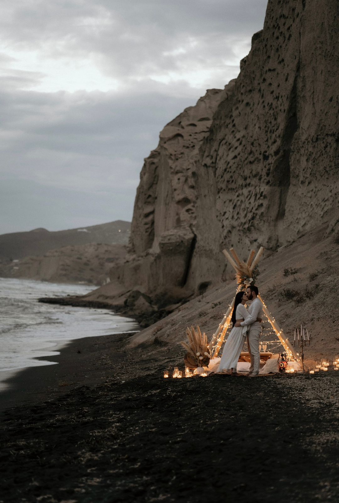 8santorini-love-tales-elopements-nikos-korakakis